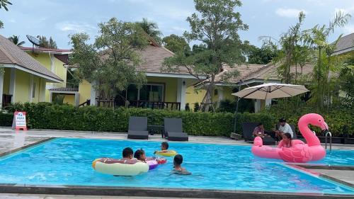 Thipburee Resort in Sichon