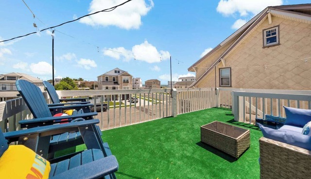 This house is a 2 bedroom(s), 2 bathrooms, located in North Wildwood, NJ.