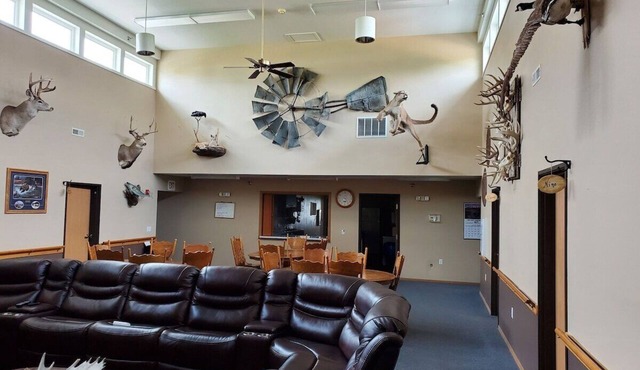 Three Rivers Lodge Room #3