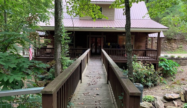 Tranquil 4-bedroom cabin with AC in charming Wedowee