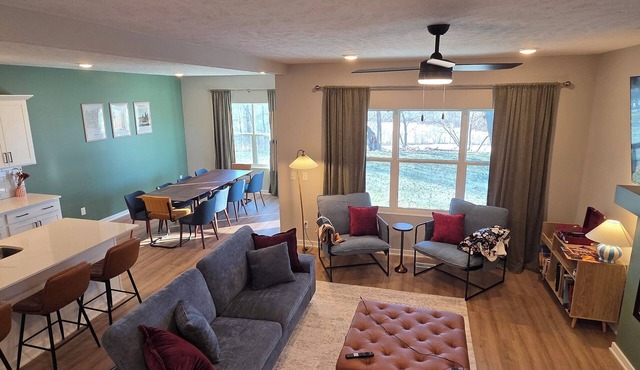 Tranquility Retreat - new house for families w/great access to Omaha amenities