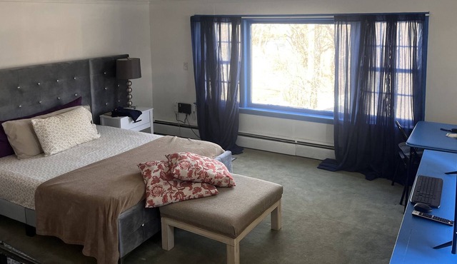 Travel/Remote Work Here. Riverview Private Room in Chatham