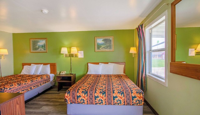 Travelier Motel
