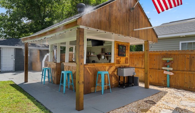 Two-Home Rental in Downtown Wilmington - Perfect for Large Groups