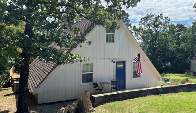 Unique A-Frame cabin at Lake Eufaula that is completely renovated!