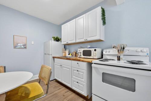 Unit 19 Tiny Haven Unwind in Pensacola