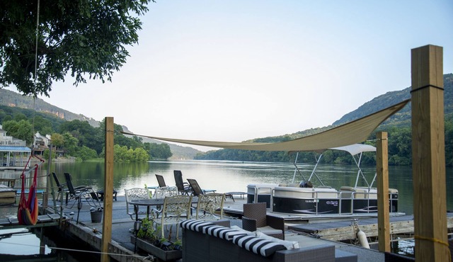 Unit I - River/Mountain View Condo! Water/Dock Access, Free Kayaks/Paddle Boards