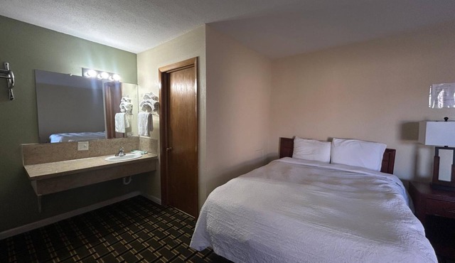 Unwind in a Budget-Friendly Room—Perfect for Relaxing Weekend with Families