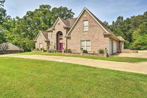 Victorian Hernando Home ~ 25 Miles to Memphis in Hernando