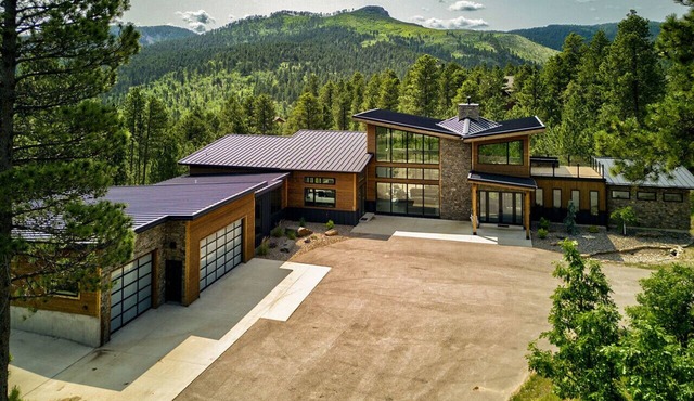 Vista Pines Lodge, Black Hills of South Dakota