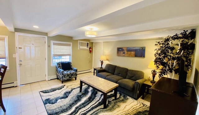 VRBO PREMIER HOST LISTING - 2 BR BEACH SUITE - TWO POOLS. Full Kit & Liv Rm