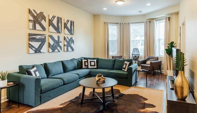 W2 - ❤️ New and Clean! Big Apartment with Parking