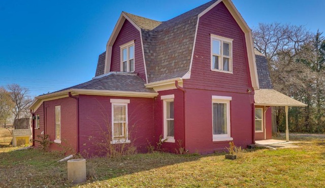 Walk to Fairgrounds: Bladen Countryside Hideaway!