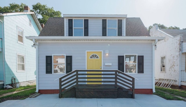 Walk to NN Shipyard - 3 bed 2 bath, 6 beds