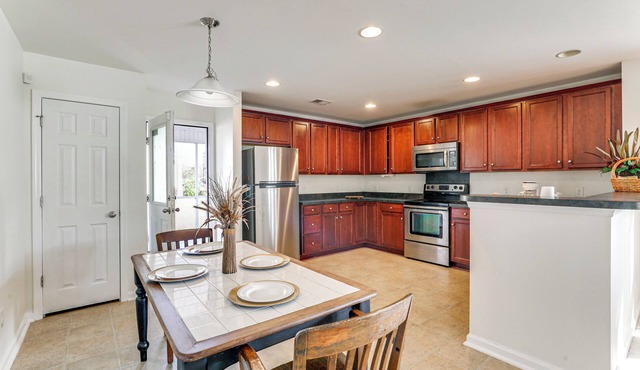 Walk to Pond: Pet-Friendly Moncks Corner Home!