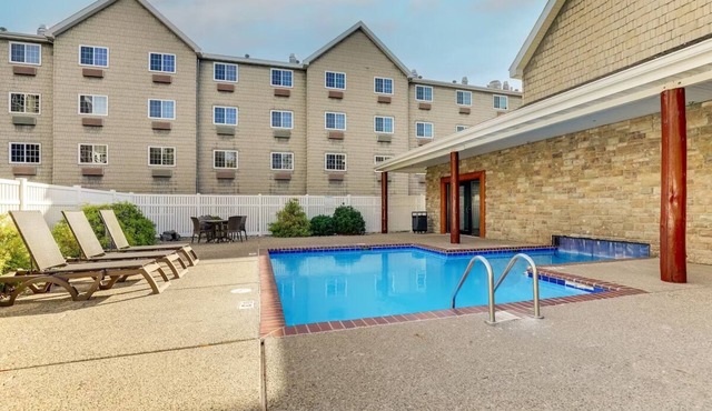 Warm Lodge Escape w/Pool + Gym Access | 5 mi to Beaver Creek ICON Water Trails