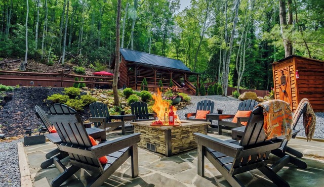 Waterfall Adventures in the Smokey Mountains w Hot Tub and Pet Friendly