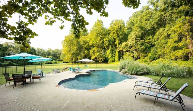 Waterfront Cottage by Annapolis w/Pool & Hot Tub