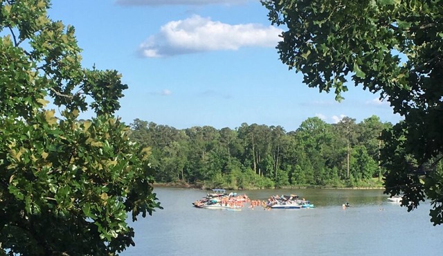 WATERFRONT! Enjoy the views of the North end of Lake livingston @ Bethy Creek