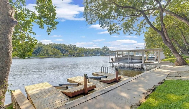 Waterfront Escape: Long Mountain Drive Lakehouse! in Llano County