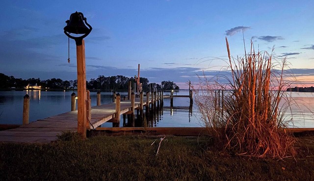 Waterfront Getaway Beach Dock Kayaks Fire Pit