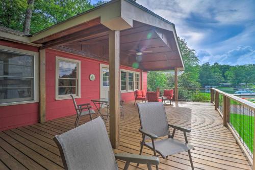 Waterfront Lake Martin Home w/Grill & Beach!