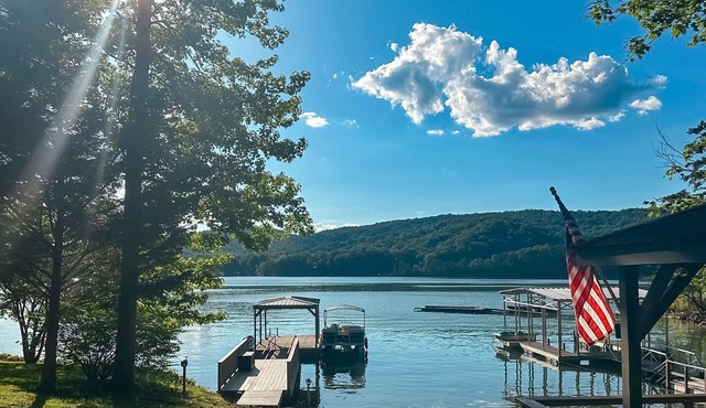 Waterfront Living, Sleep 10, Dock, Boat Launch, Grill