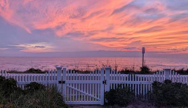 WATERS EDGE VILLA BEACH FRONT Pet Friendly N.Cape May