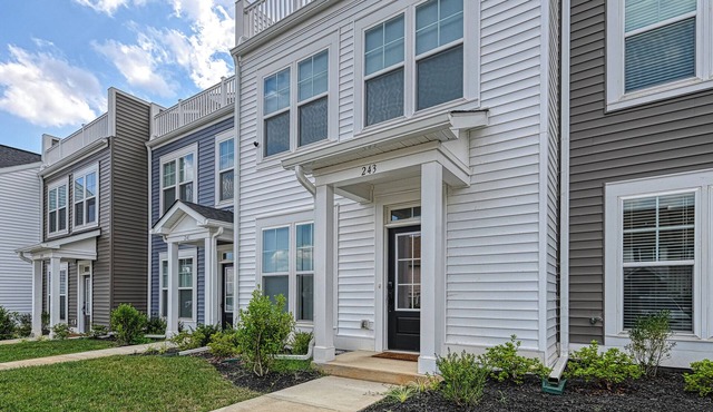 Waterview Townhouse within walking distance of Lake Anna Taphouse