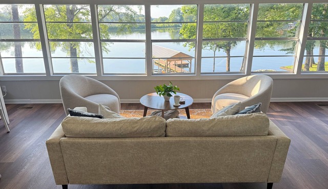 Weiss Choice - NEW RENTAL -charming lake house with stunning views