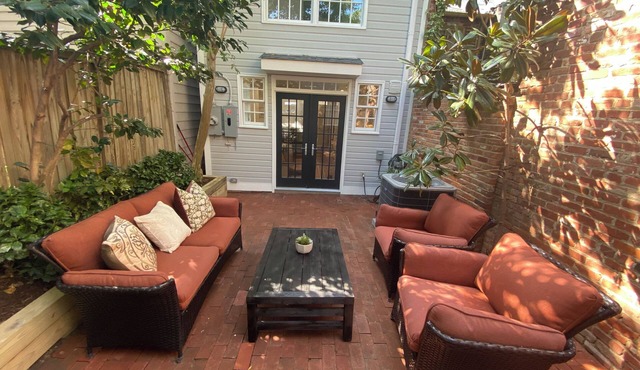 Welcome to this inviting centrally located home in the heart of Alexandria,