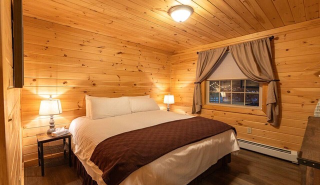 White Mountains Cedar Suite Couples Retreat in Bethlehem