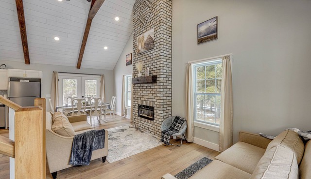Willard Home On Working Farm w/Water Views! in Willard