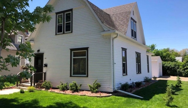 Wolf Den | Fully furnished 4BR home in Aberdeen