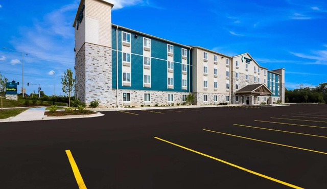 WoodSpring Suites Chicago Addison