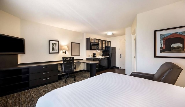 Your Home Away From Home! 2 Relaxing Units, Pet-friendly Property, Full Kitchen!