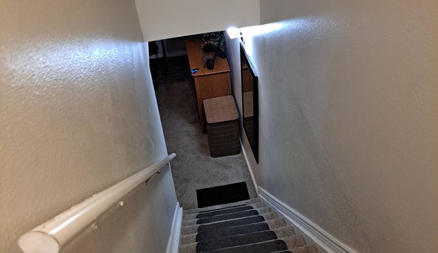 ZEN -tastic Cozy basement and common area house- fitness room, WiFi -Arvada - n