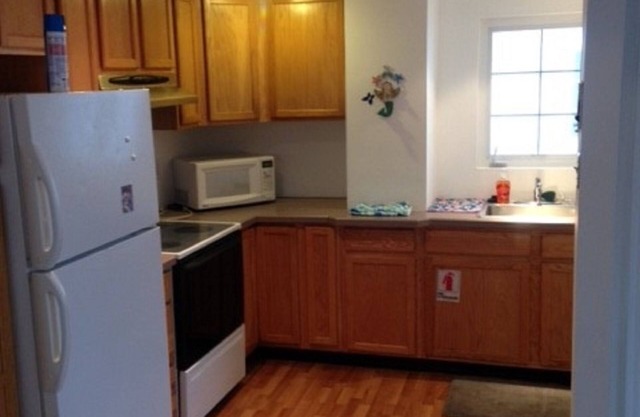 2 bedroom 1 bath condo East Side of 21st and New Jersey Ave