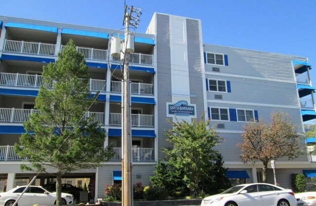 POOL/1 BLOCK FROM BEACH/Internet, Central Air, Elevator, Well Equipped kitchen