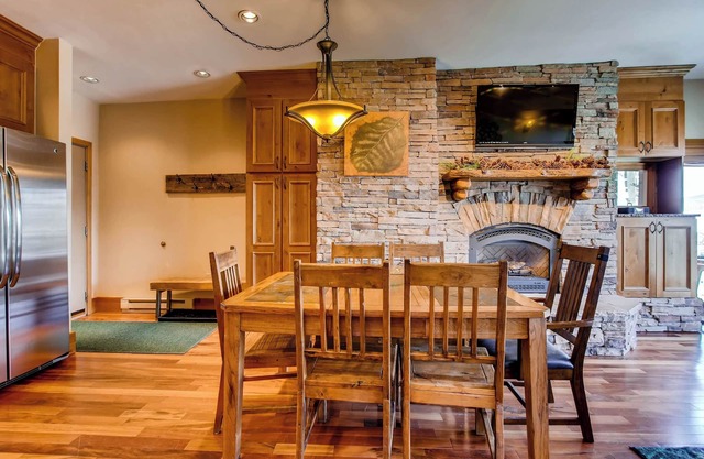 Unique & Modern 3 BR/2BA Condo- Ski-in/Ski-out in Crested Butte
