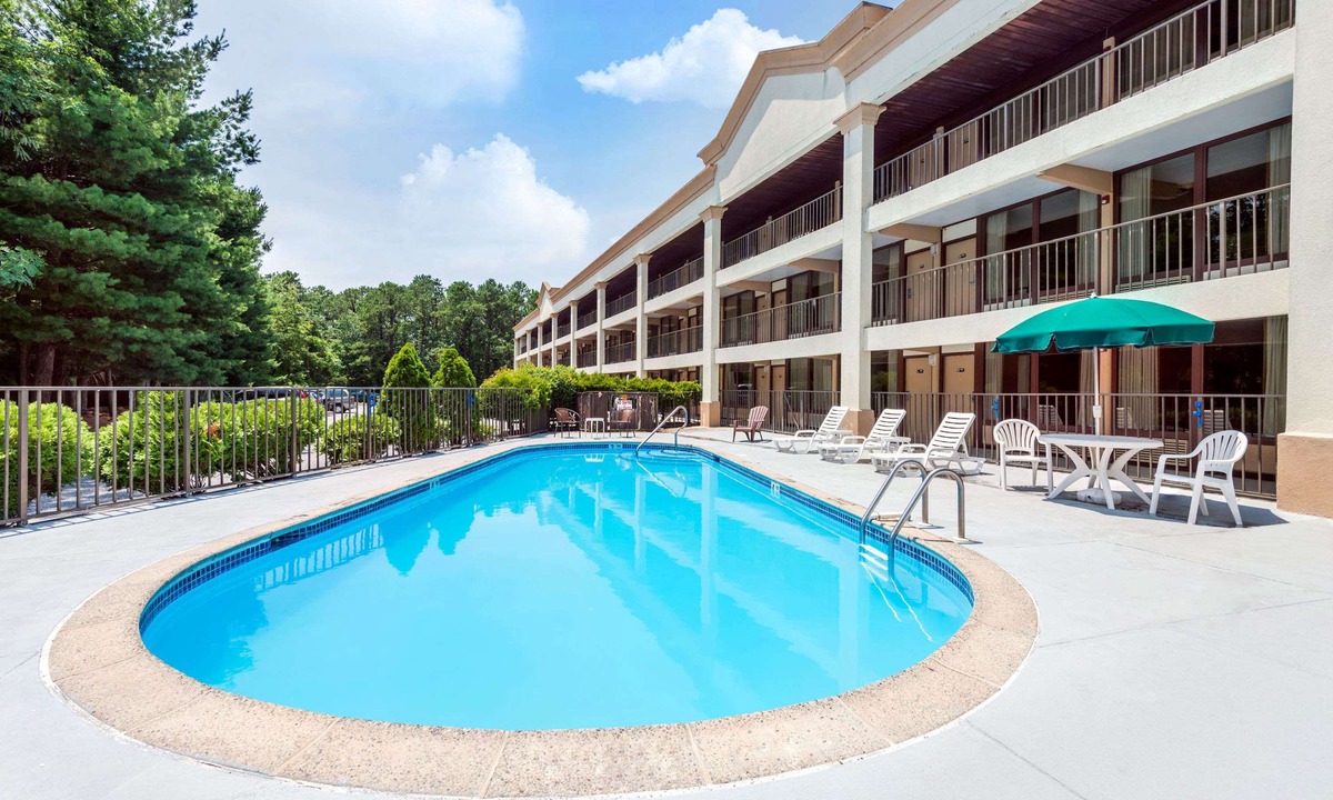 Galloway Hotel | Howard Johnson by Wyndham Galloway Atlantic City Area