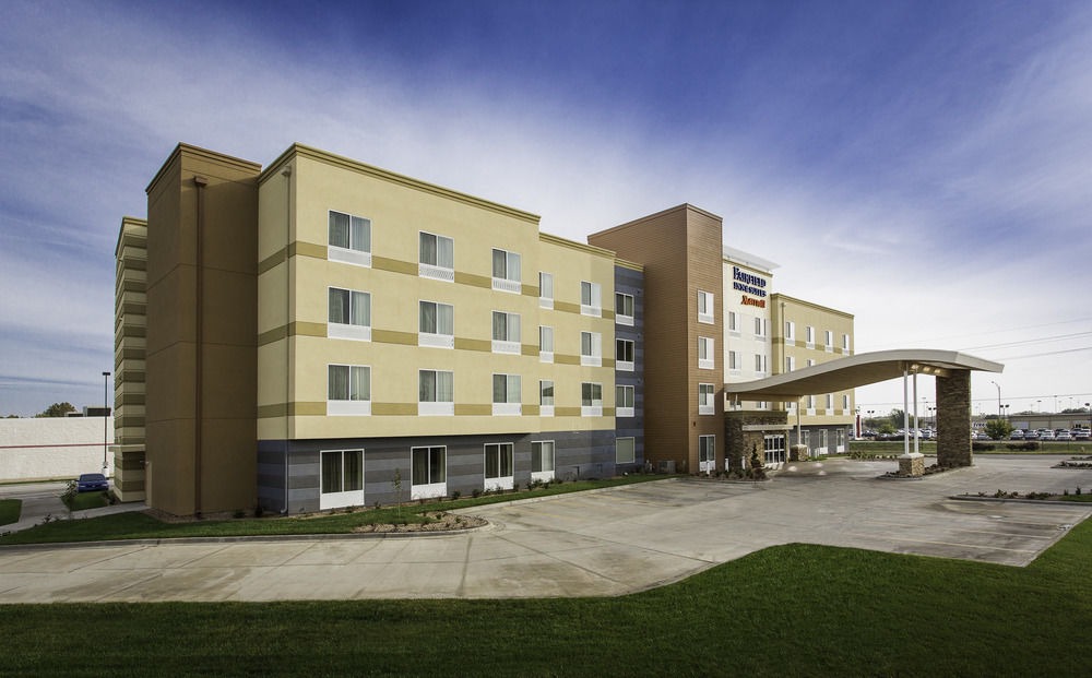 West Omaha Hotel | Fairfield Inn & Suites by Marriott Omaha West