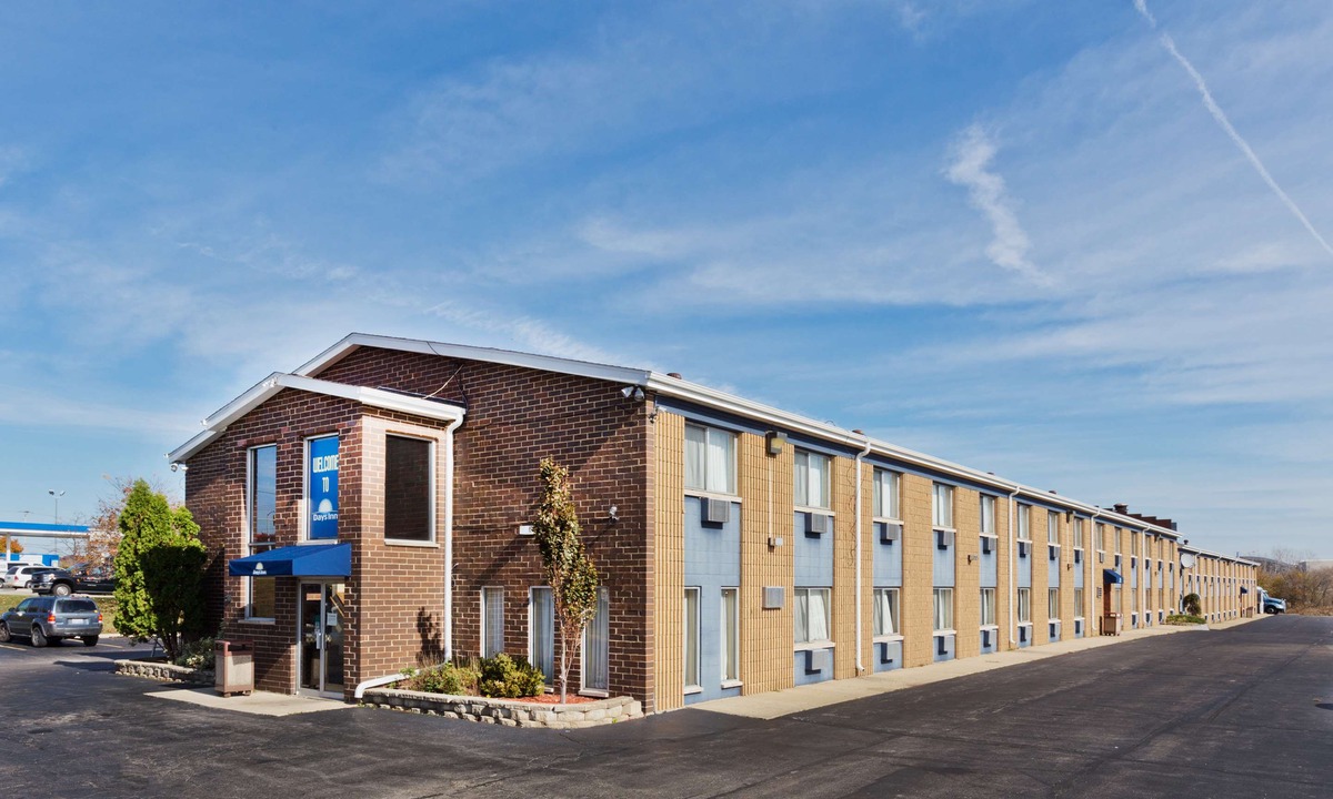 Cherry Valley Hotel | Days Inn by Wyndham Rockford
