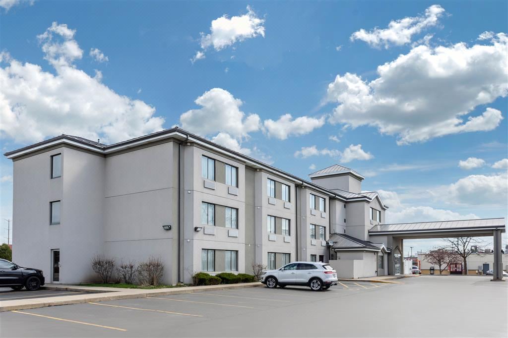 Lake Bluff Hotel | Sleep Inn Near Great Lakes Naval Base