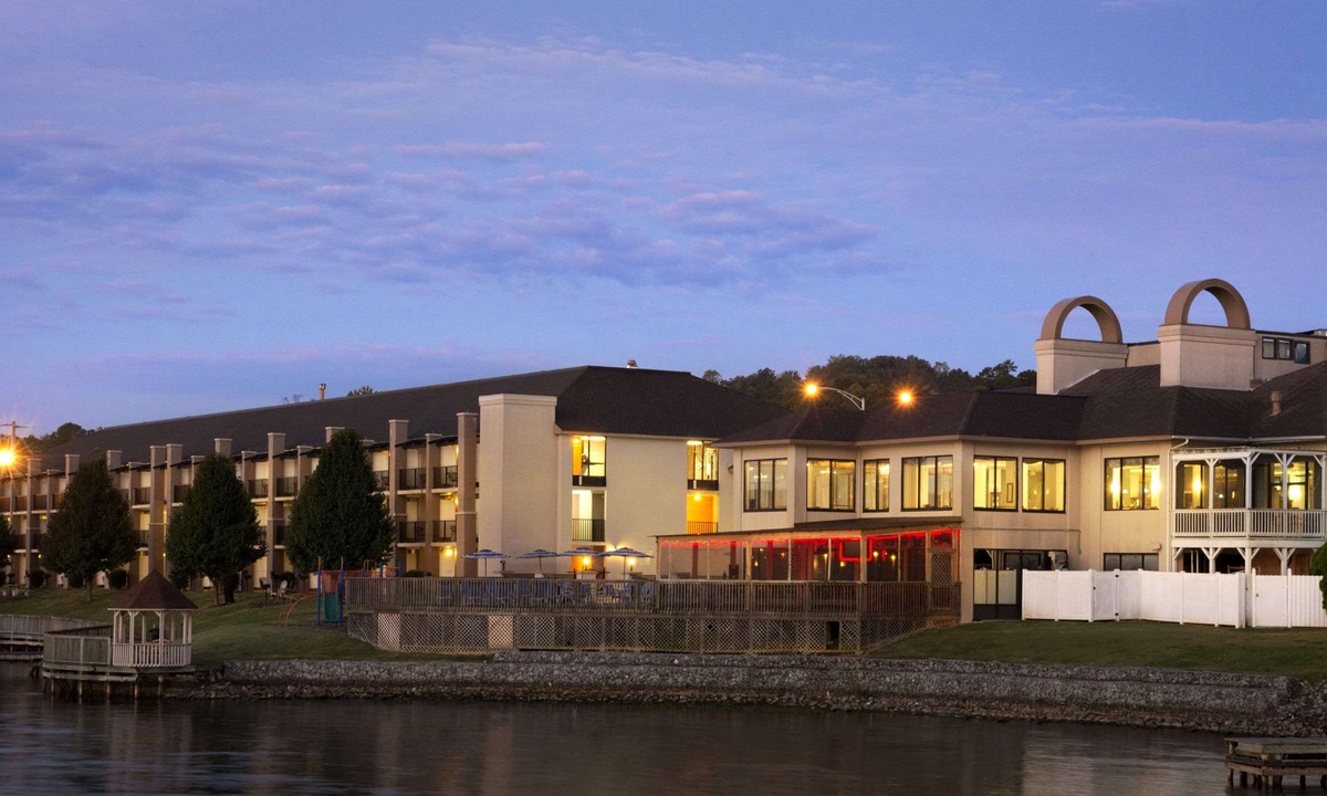 Guntersville Hotel | Wyndham Garden Lake Guntersville