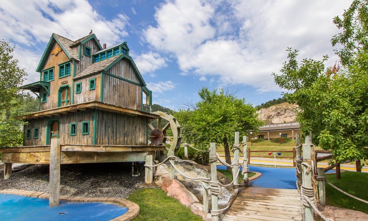 Deadwood Hotel | Comfort Inn & Suites Hotel in The Black Hills