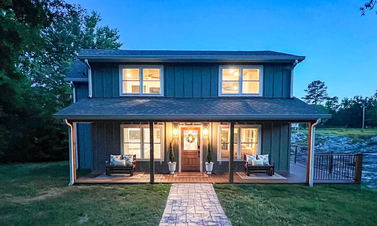 Fort Payne House | Creekside Cottage 3BR close to Little River Canyon