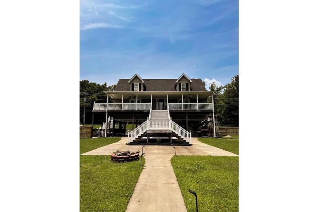 Winnsboro House | DuckedAway.Dreamy Lakefront Escape on Dutchman Creek!