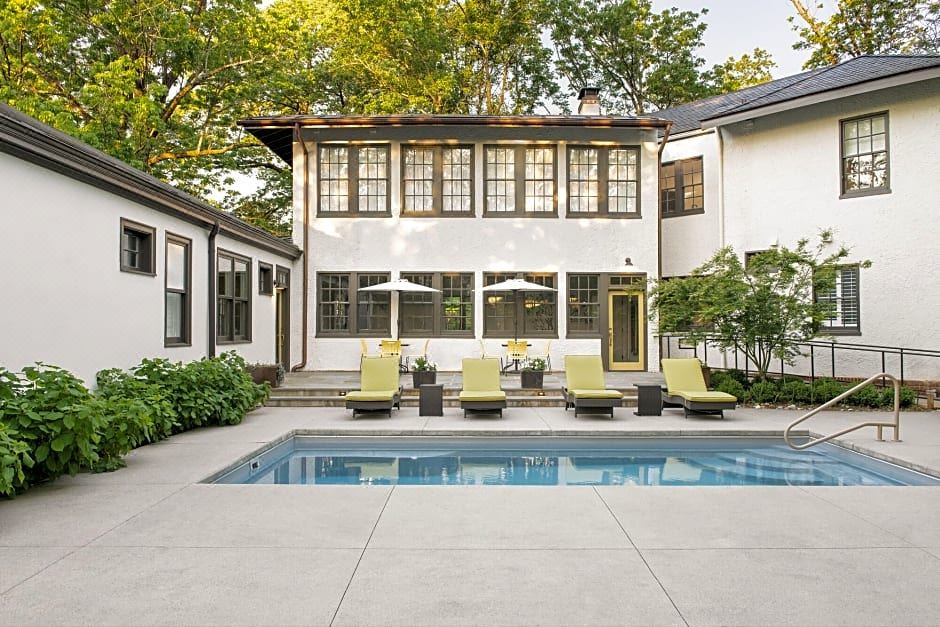 Photo of Outdoor in Jefferson Park Avenue
