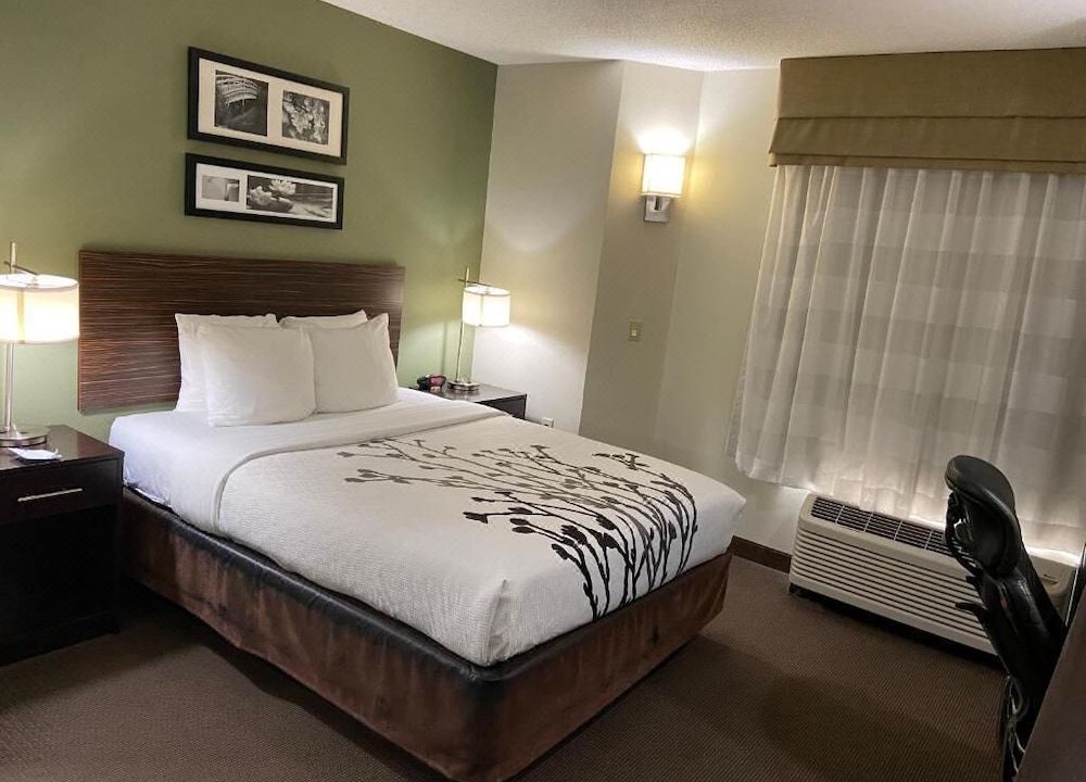 Photo of Bedroom in Edgewood